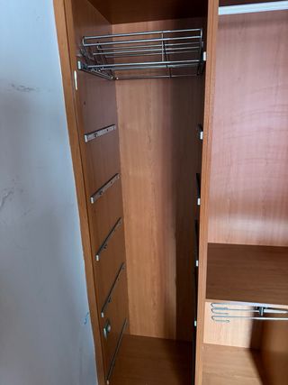 Armario vestidor de madera
