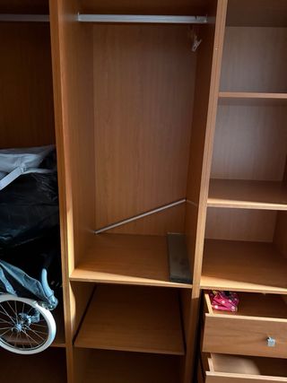 Armario vestidor de madera