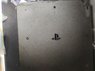 Consola PS4 Slim 1TB + FIFA 17 y FIFA 18