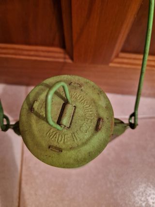 Lámpara de queroseno vintage verde