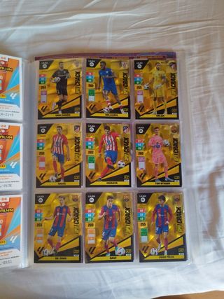 Álbum Panini Adrenalyn 2023-24 BASTANTE COMPLETO