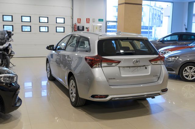 Toyota Auris Touring Sports 115D Active