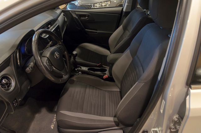 Toyota Auris Touring Sports 115D Active