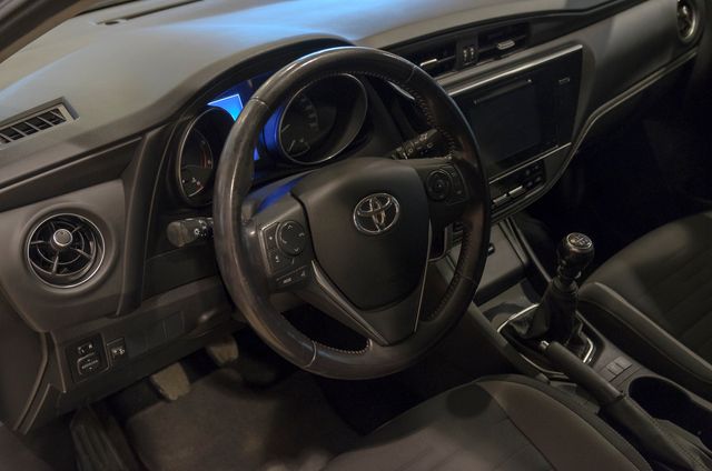 Toyota Auris Touring Sports 115D Active