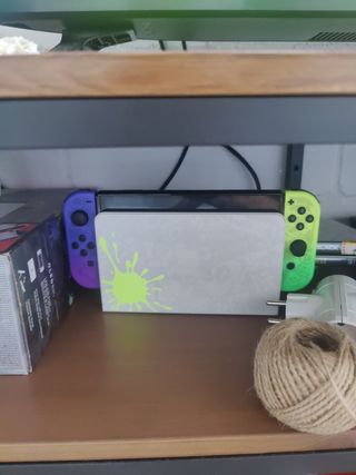 Nintendo Switch OLED Splatoon Edition + 5 giochi