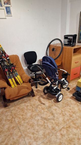Lote Muebles: Sillón, Silla Oficina, Triciclo