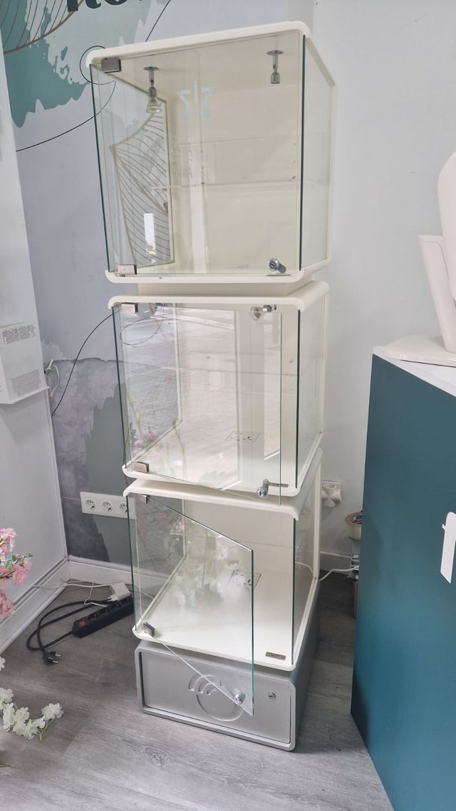 Expositor ideal para pequeños productos sin luz