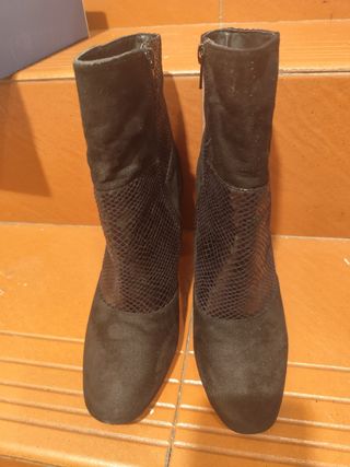 Botines negros tacón alto 8cm ,un uso 