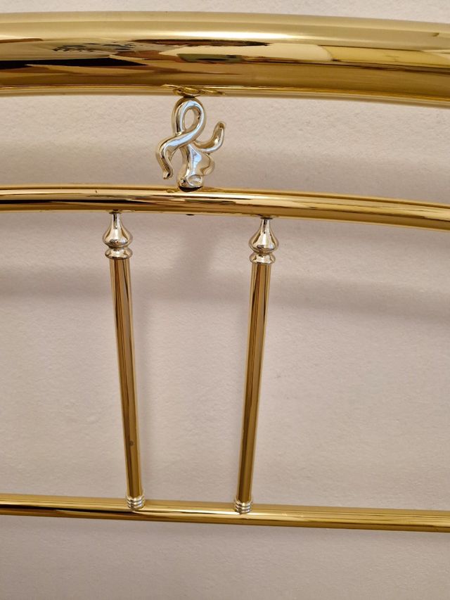 Letto matrimoniale in ottone dorato