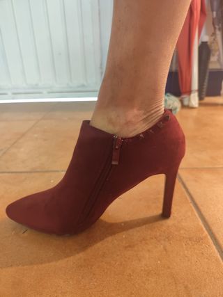 Botines granates tacón alto