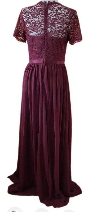 Vestido largo morado encaje