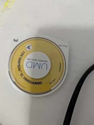 PSP 2004 Amarilla + Juego (Los Simpson Edición)