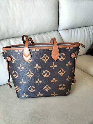 Bolso grande marrón con estampado