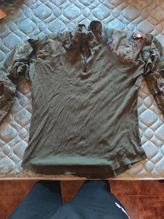 Sudadera militar técnica camuflaje verde
Militar 
