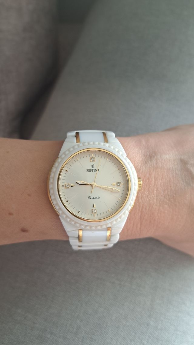 Reloj Festina Cerámica Blanco y Dorado