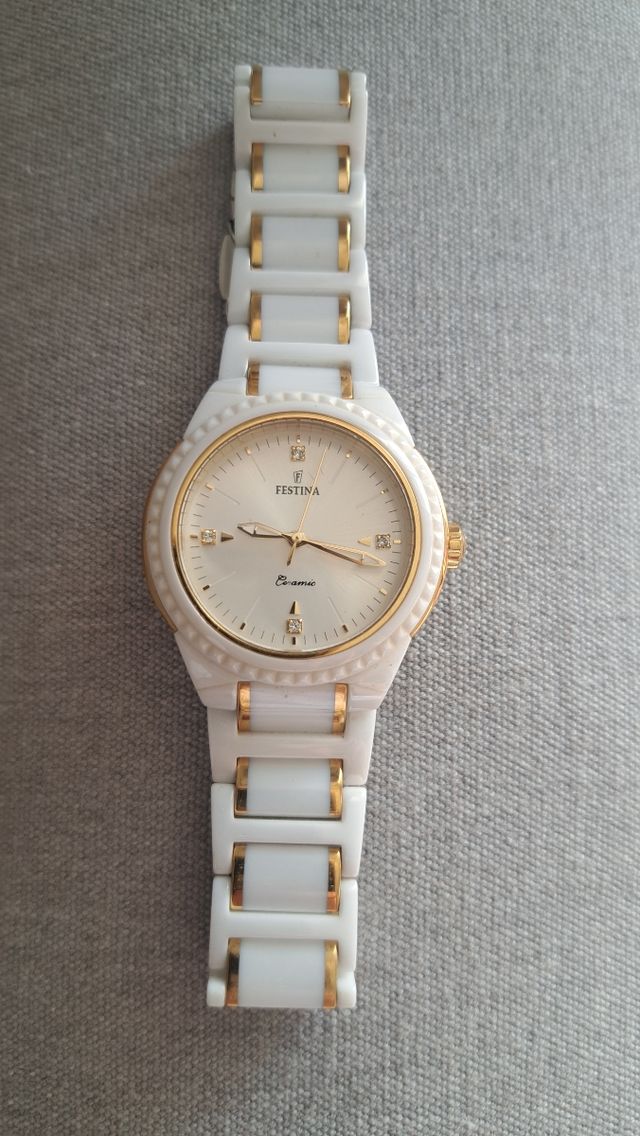 Reloj Festina Cerámica Blanco y Dorado