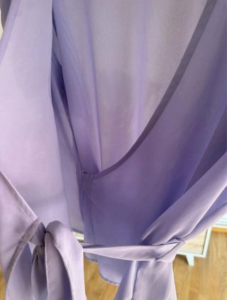 Blusa lila cruzada lazo escote