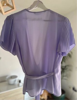 Blusa lila cruzada lazo escote
