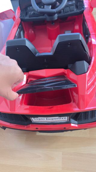 Coche eléctrico infantil rojo