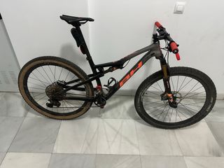 Bicicleta BH LYNX RACE CARBÓN