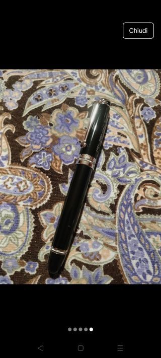 2 penne con confezione di cui una balenciaga