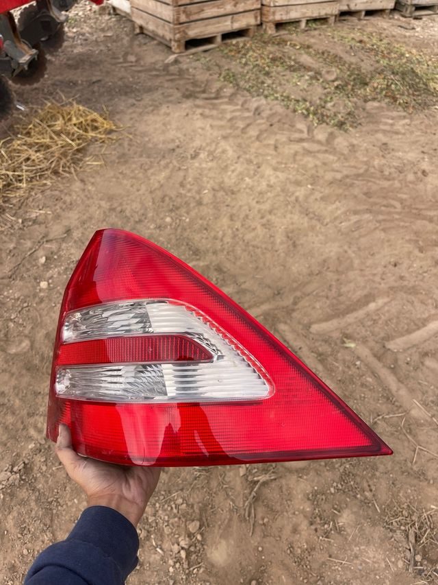 Faro derecho Mercedes Clase C 2002