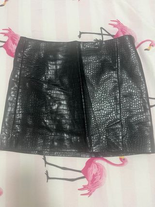 Falda mini efecto piel cocodrilo Mango
