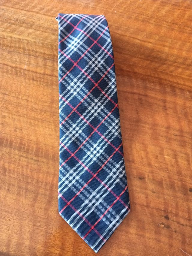 Corbata Burberrys cuadros azul y rojo