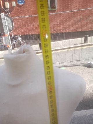 Maniquí blanco para ropa