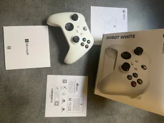 Mando Xbox Series S/X Robot White