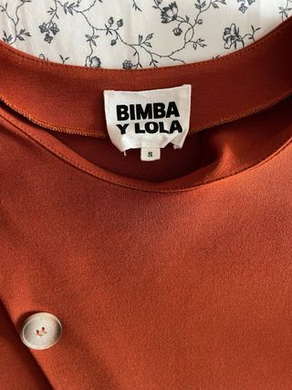 Blusa Bimba y Lola S Naranja Botones Asimétricos