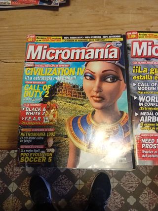 Revistas Micromanía (Octubre 2005) y octubre 2007