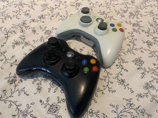 Xbox 360 250GB con 2 mandos y caja original