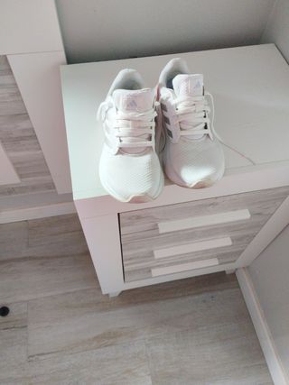 Zapatillas Adidas Blancas y Naranja