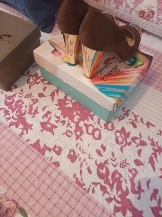 Lote Zapatos Tacón Marrón y Dorado