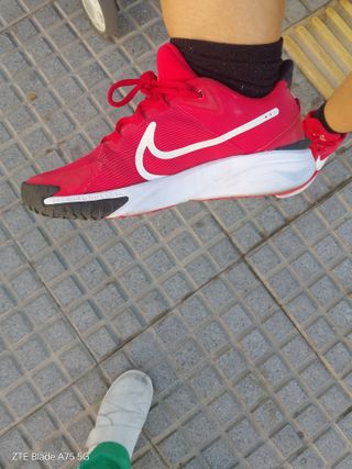 Zapatillas Nike Rojas y Blancas