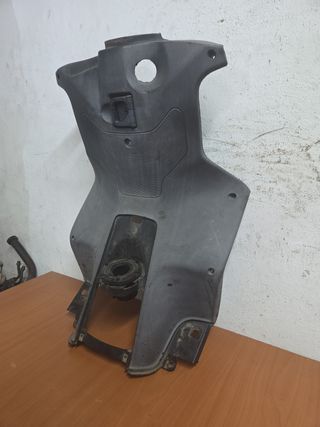 Contraescudo Piaggio NRG