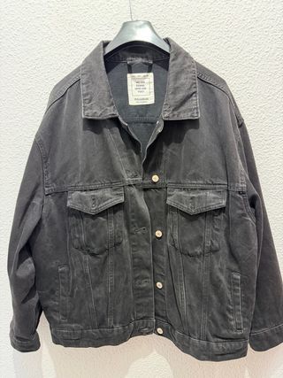 Chaqueta vaquera negra Pull&Bear Talla L