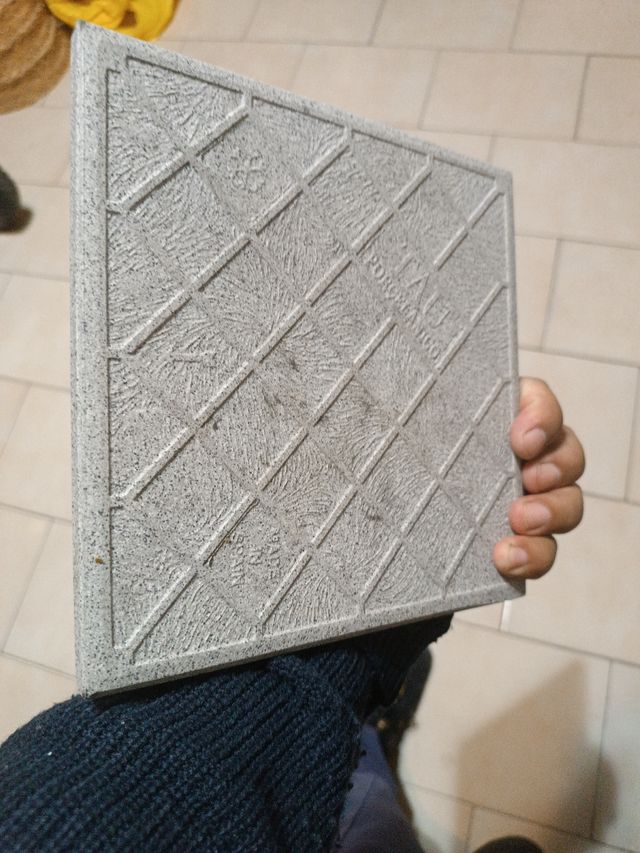 Baldosa cerámica 20x20 cm