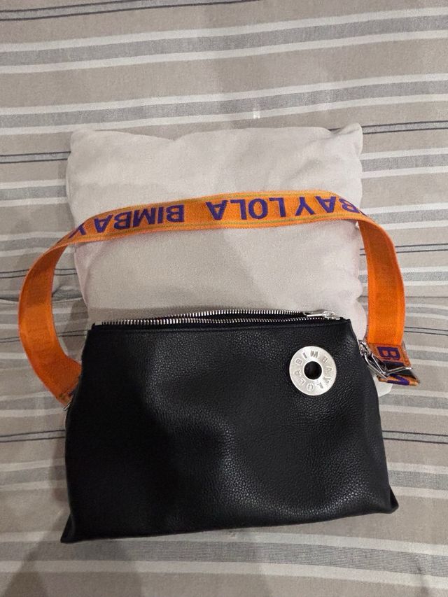 Bolso Bimba y Lola Negro Cuero Cadena Multicolor