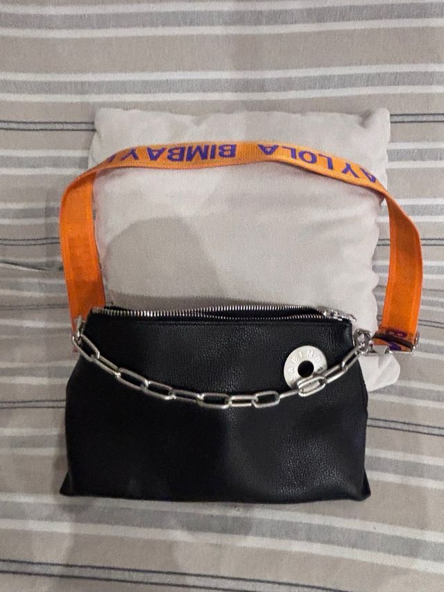 Bolso Bimba y Lola Negro Cuero Cadena Multicolor