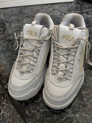 Zapatillas Fila de talla 38 y medio. 