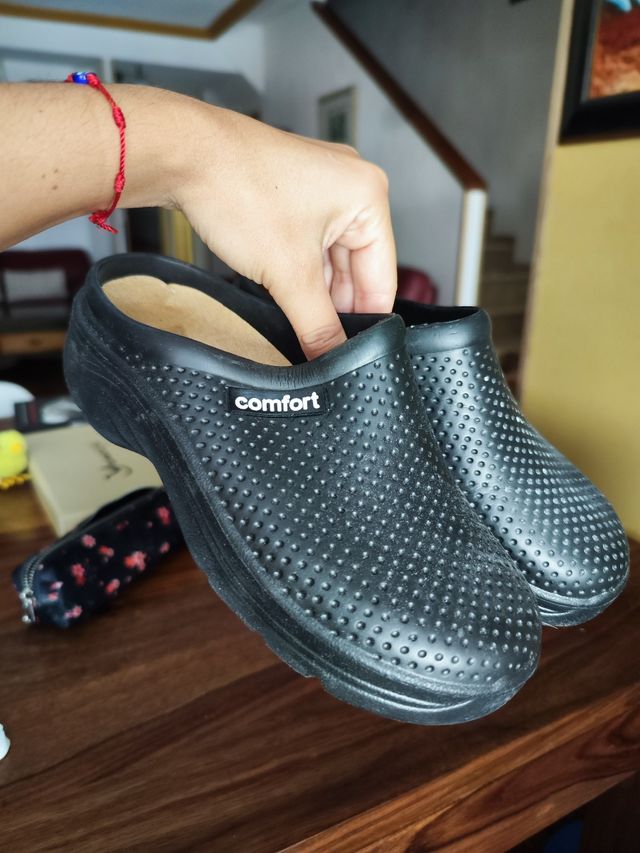 Zuecos Comfort negros
