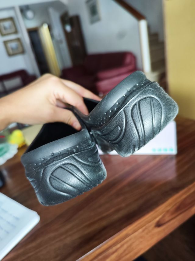 Zuecos Comfort negros