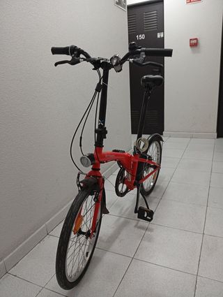Bicicleta plegable Btwin roja
