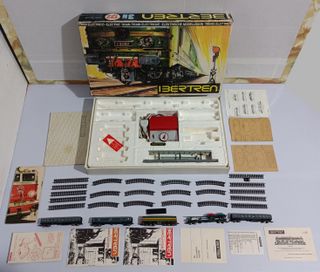 Tren Ibertren 132 3N Muy Completo con Caja Años 70