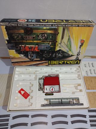 Tren Ibertren 132 3N Muy Completo con Caja Años 70