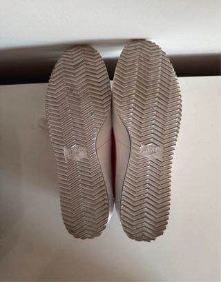 Nike Cortez Blancas y Rojas Poco Usadas
