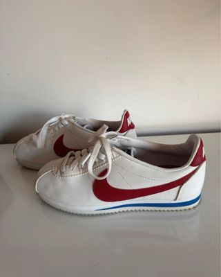 Nike Cortez Blancas y Rojas Poco Usadas