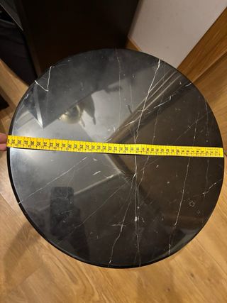 Mesa auxiliar mármol negro y dorado